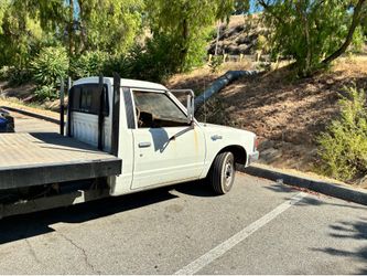 1983 nissan  Datsun 720 cab chasssis