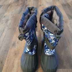 Kids Snow Boots Size 4Y 