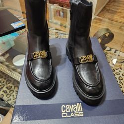 Women's Size 6 Cavalli Class Boots