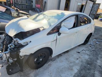 2015 Toyota Prius Hatchback FWD 1.8L Automatic Parts Out