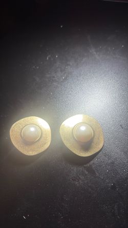 Vintage Abstract Gold-Tone Faux Pearl Statement Earring