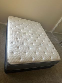 Queen Mattress + Box Spring + Mattress Topper Set