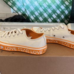 Converse Chuck 70 Low Shoes Sneakers Love Graphic Egret Size 5 1/2 Woman