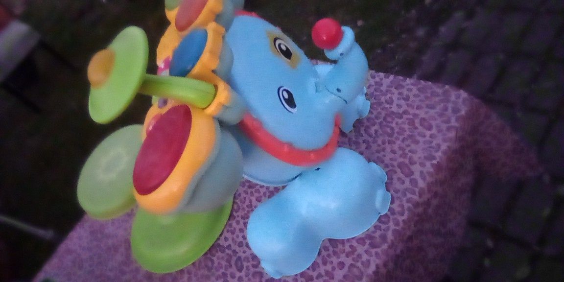 Dumbo Learning Sound Effects Drum Set