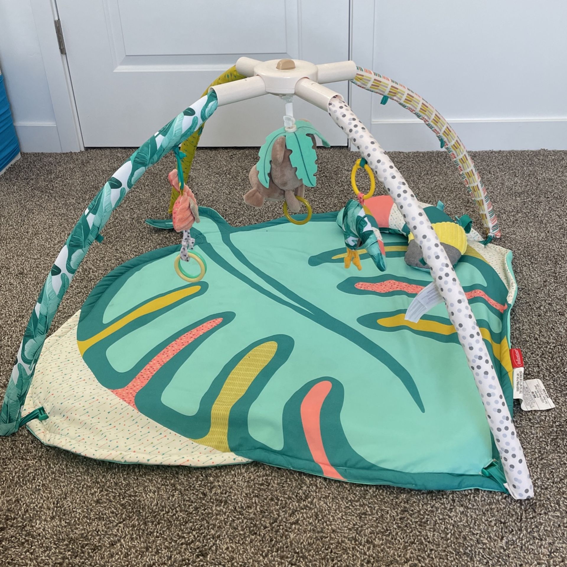 Infantino Go gaga! 4-In-1 Twist & Fold Activity Gym & Play Mat - Tropical