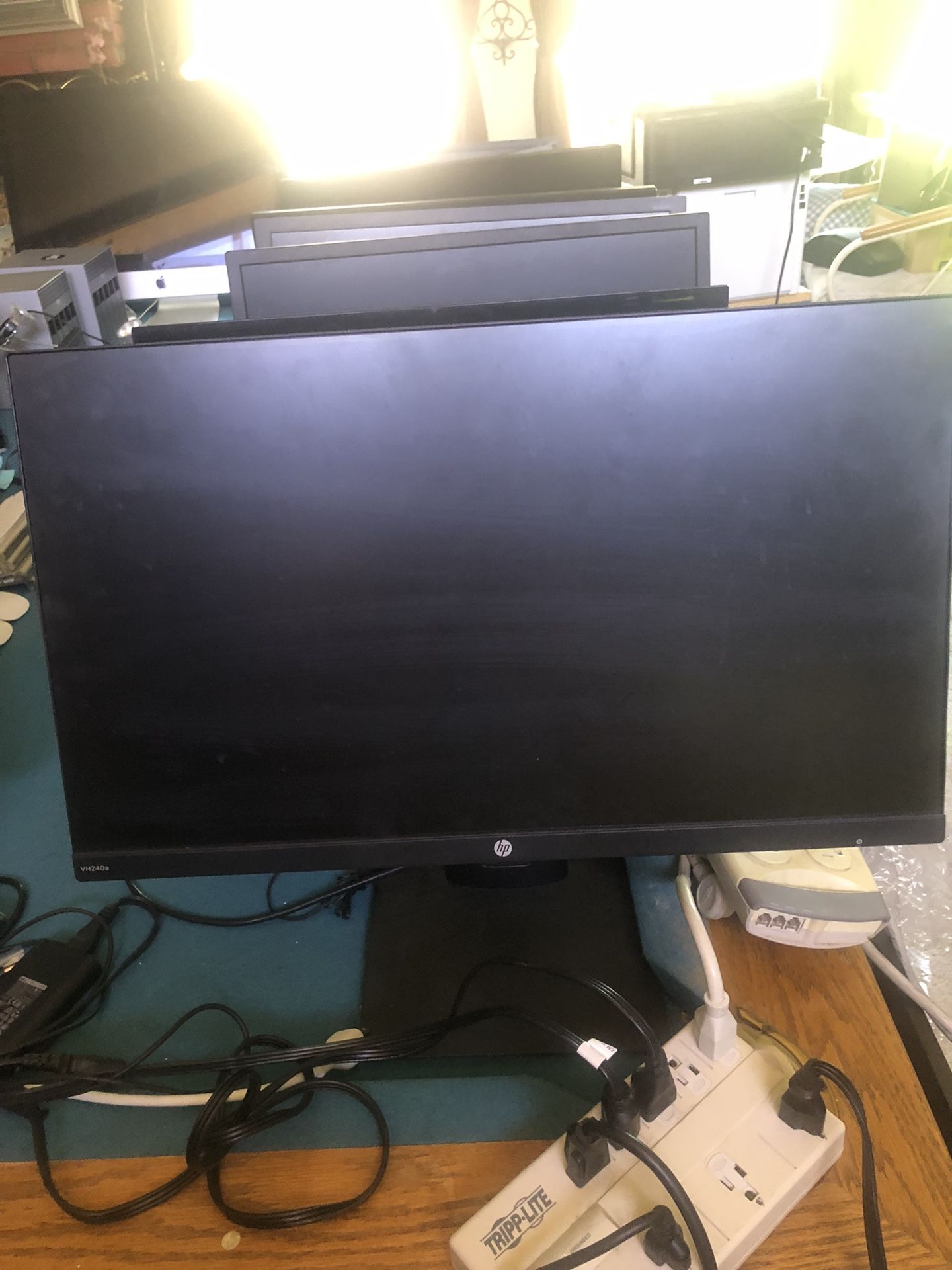 HP And ASUS Monitors