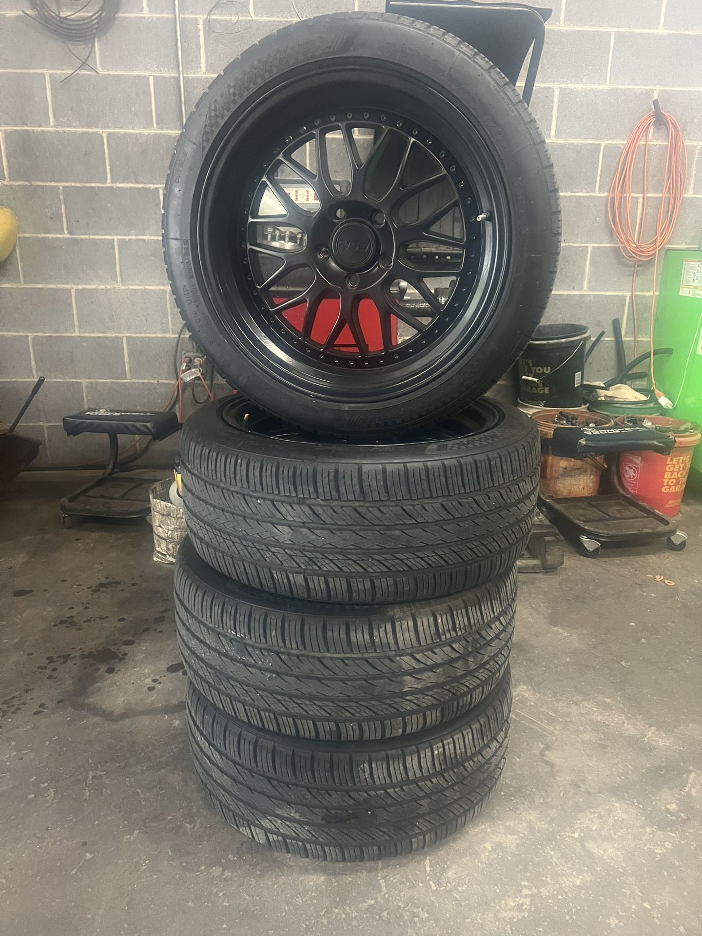 245/40/18