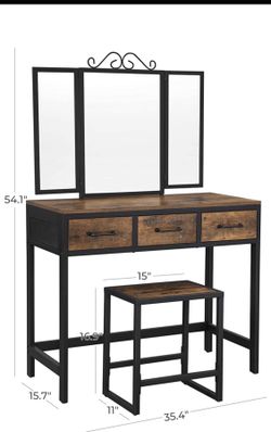 Desk/ vanity brand new in box. Bought two only ended up needing one. Paid $200 and asking $160 Firm on price