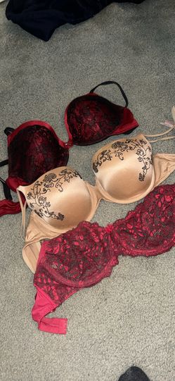 Women’s Victoria Secret 38D bras lot of 3