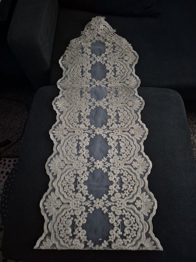 ART TABLE REGULAR SIZE 12/ 70 % POLYESTER NEW