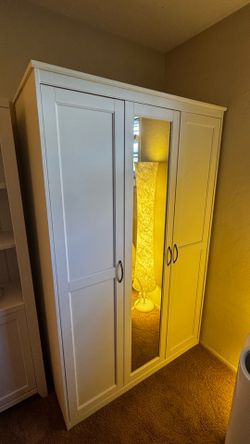 SONGESAND Wardrobe