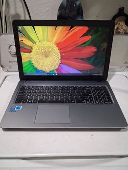 Asus slim laptop computer . windows 10. Good working condition.  Intel core i3 processor.  wifi. Webcam.  15'6 inches screen.   dvd reader.  500 gb ha