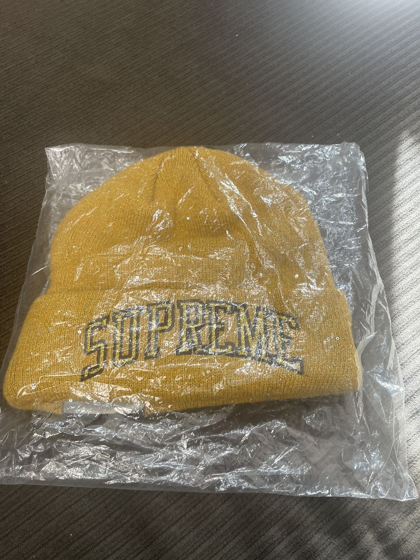 Supreme/New era beanie