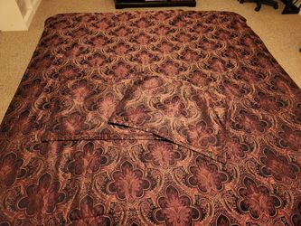 Queen jacquard paisley comforter with 2 Pillowcases