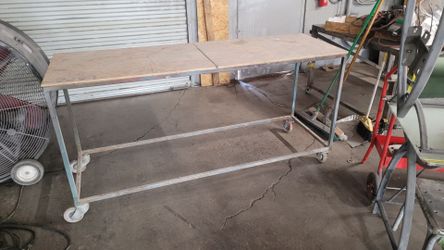 Rolling table on heavy duty castors for shop or garage