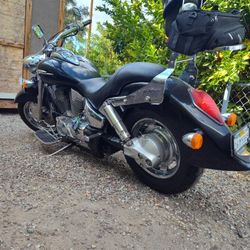 Honda 2004 1300 Cc. vtx  3000 Dls