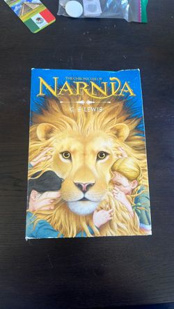 The Chronicles of Narnia by C.S. Lewis - boxed set plus trivia book