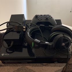 Xbox One For Sale With 1 Controller And Turtle Beach Headset