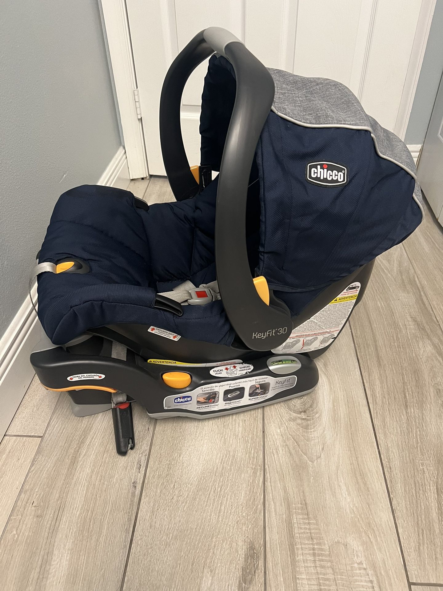 Chicco Keyfit 30 Car seat With Base
