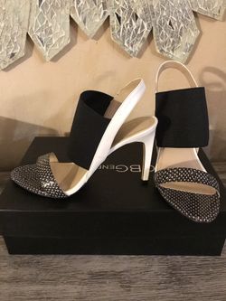 BCBGeneration Black White Sandals Calah Sandal NIB 7.5