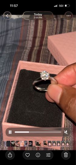 Stud ring -