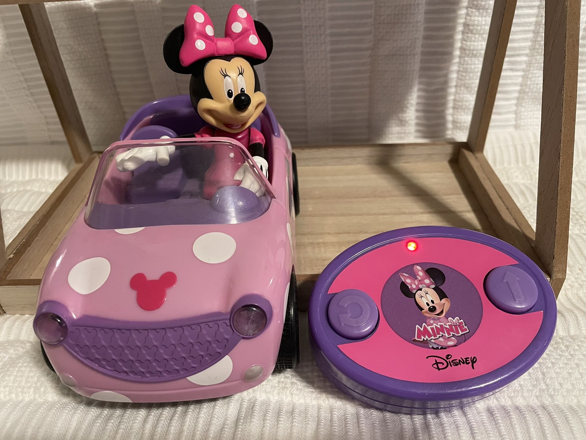 Minnie Mouse Roadster RC Car