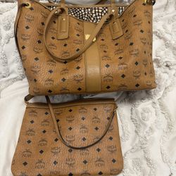 MCM medium Tote With The Inside Bag 