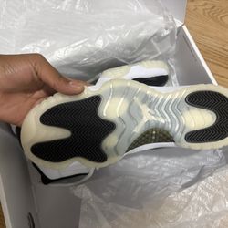 Retro 11 Gratitude Brand New Sz 9.5