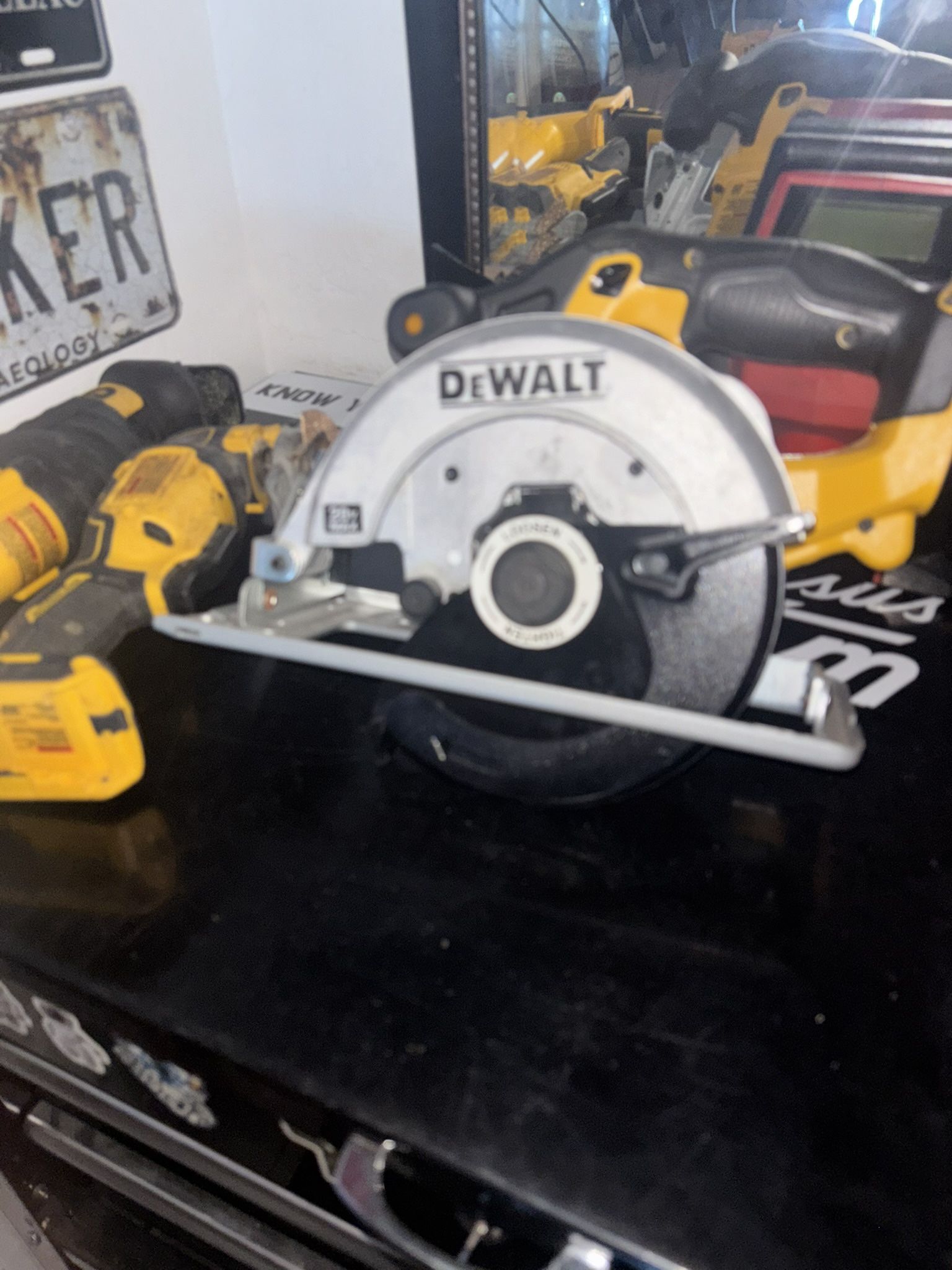 DEWALT- 20V MAX Cordless 6.5 in. Sidewinder By Style Circular Saw (Tool Only)