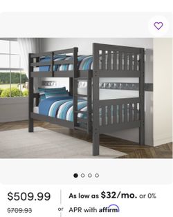 Twin bunk bed