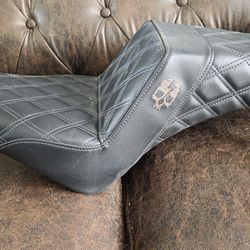 Saddlemen Step up seat (bornscum collab) for a 2020 Indian scout bobber
