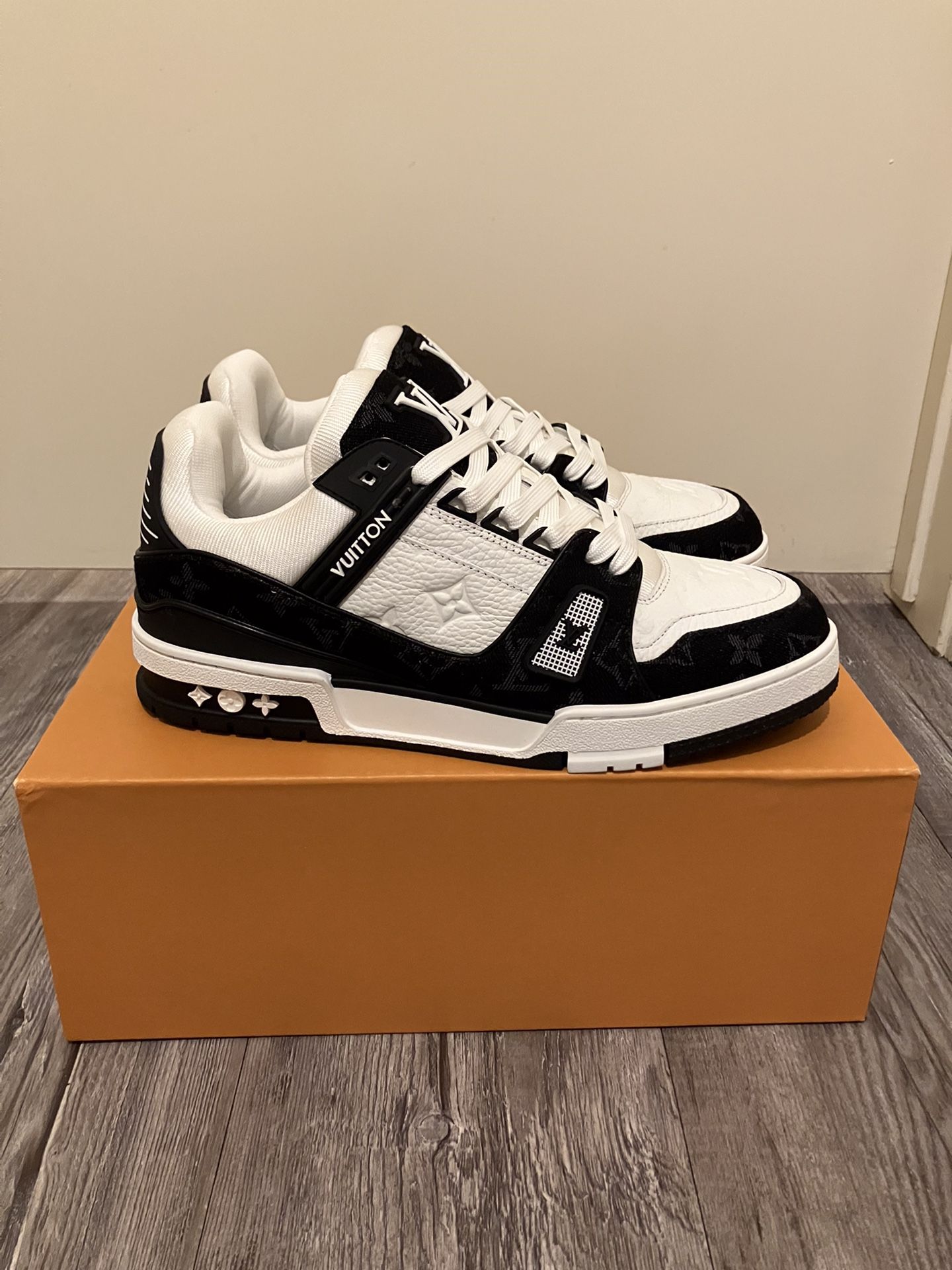 Lv Trainers