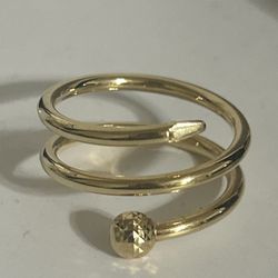18K Yellow Gold Spiral Ring – Lightweight & Elegant