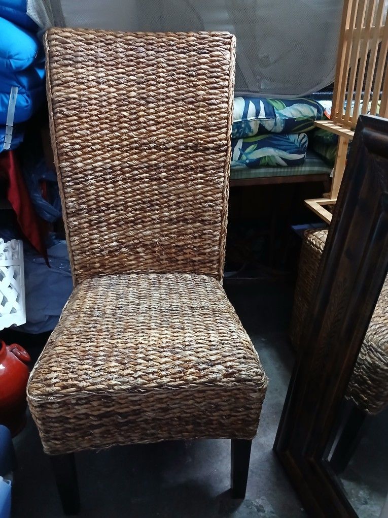 Wicker Dining Indoor /Outdoor Chairs. Set Of 4