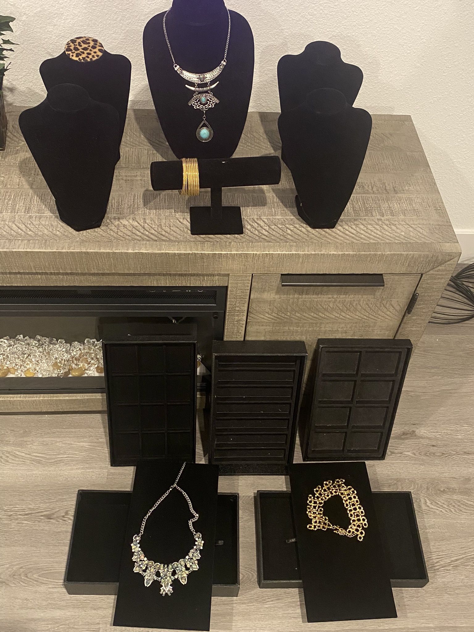 Jewelry Display Stands 