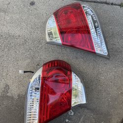 Toyota Camry OEM tail lights (2002-2006)