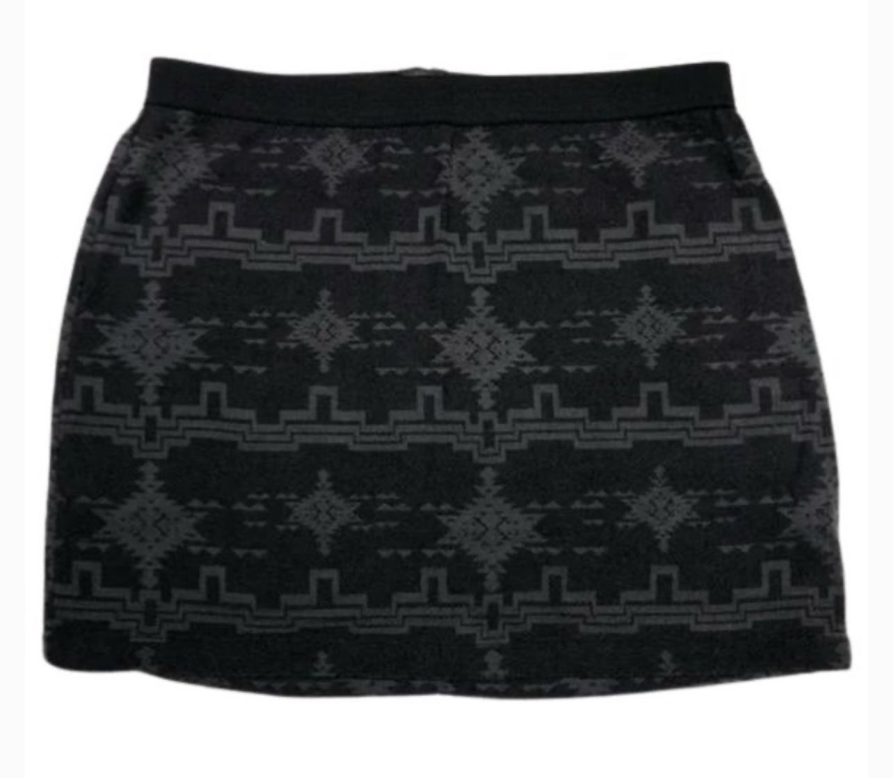American Eagle Outfitters Black and Gray Southwest Print Skirt/size 2/$5