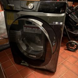 Samsung Bespoke 5.3 cu. ft. Smart Front Load Washer / Dryer Combo