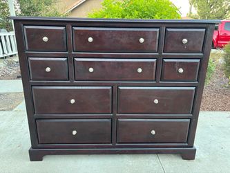 10 Drawer Modern Dresser Chest of Drawers Furniture Good Condition