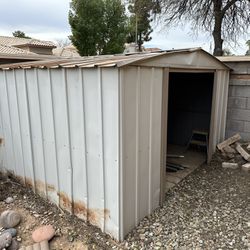 Outdoor Tool Shed- Must Haul Away 
