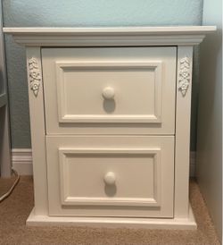 Cafe Kid White 2-Drawer Nightstand / End Table (Solid Quality)