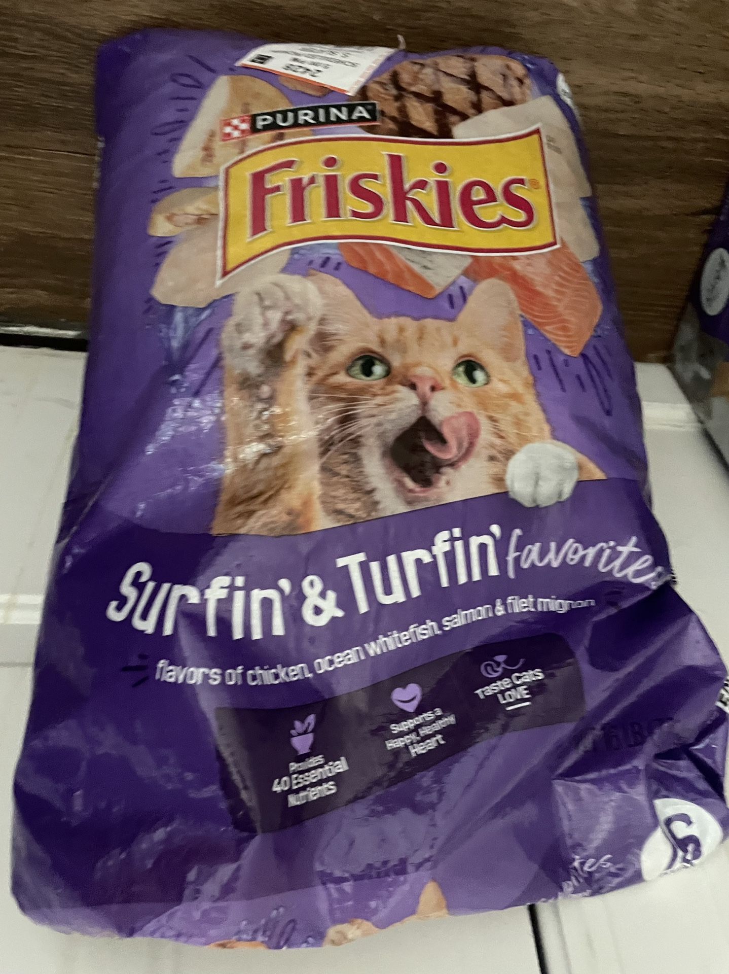 Friskies Surfing And Turfng Favorites Cat Food