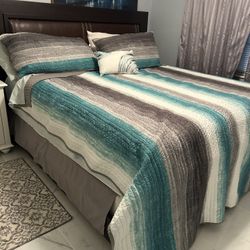 Complete King Size Bedroom Set W/2 Knight Stands-$550.00