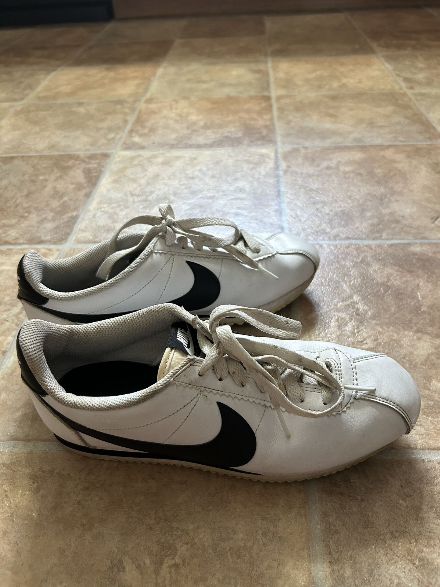 Nike Cortez Women’s Size 8