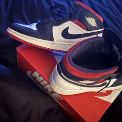Boys Air Jordan 1 Mid 