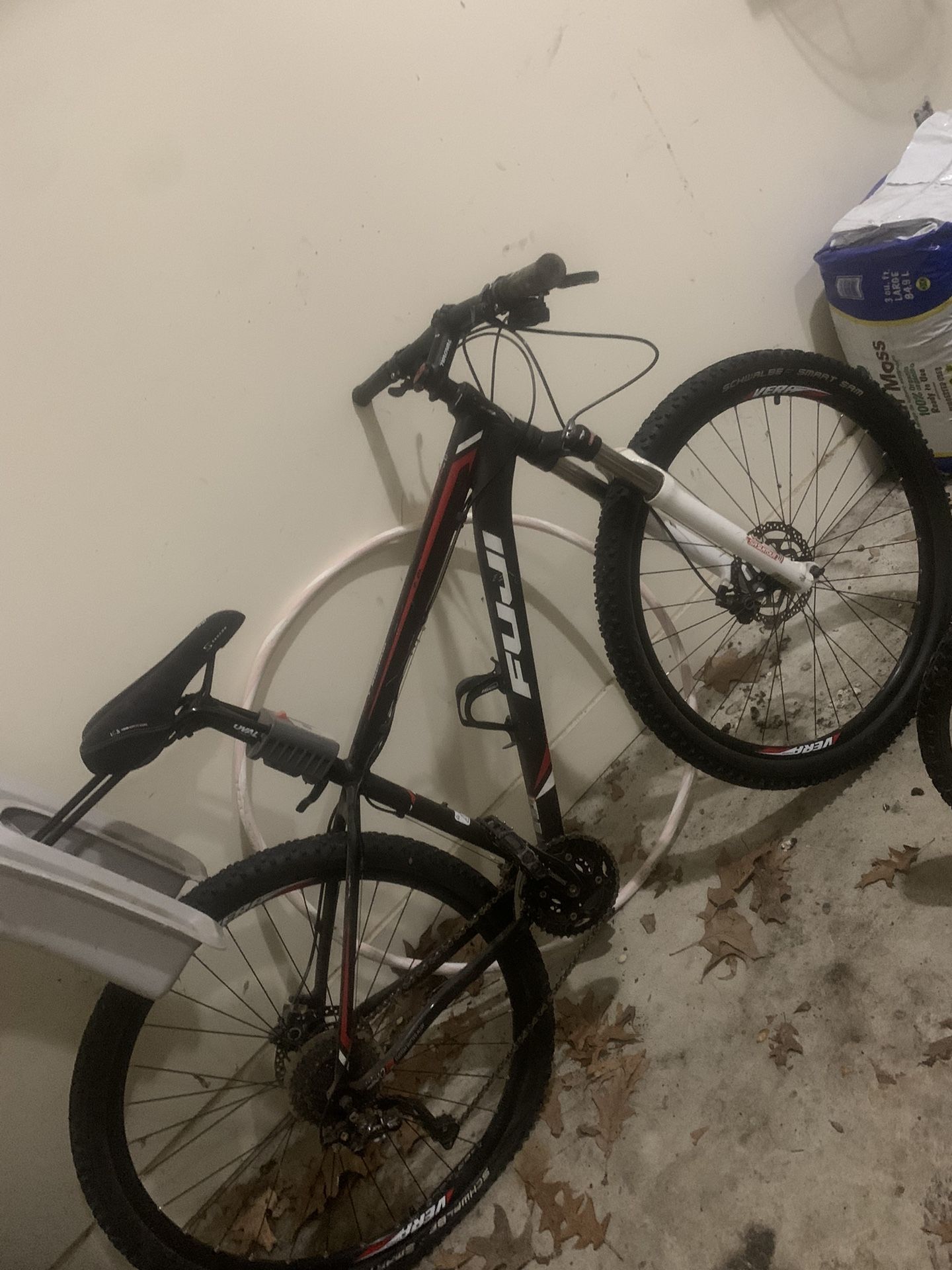 Fuji Adventure Mountain Bike 27.5”