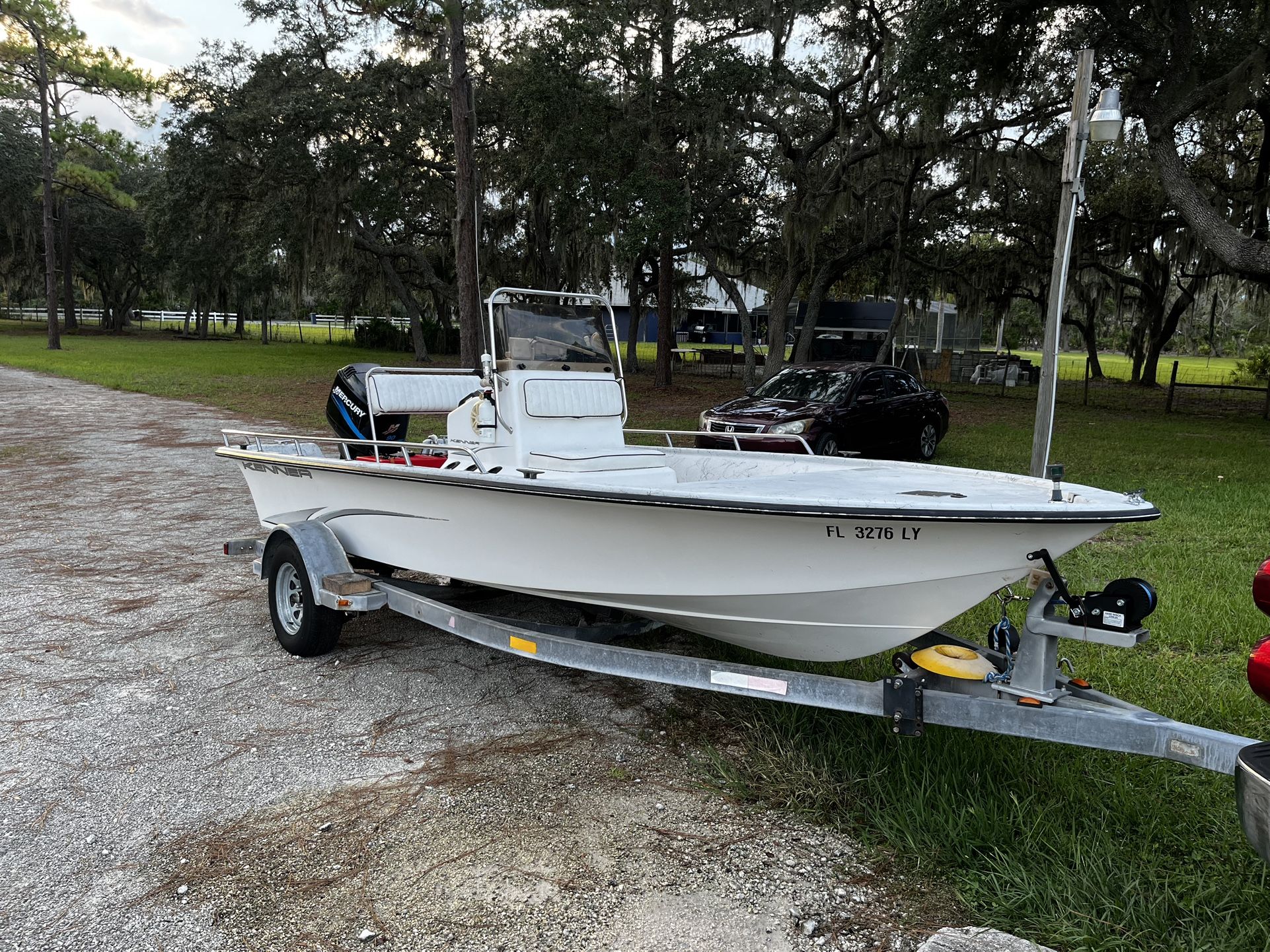 2003 Kenner 18ft Center Console 90hp