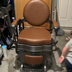 Barber Chair (Brand New)