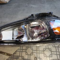 AUTOSAVER88 Headlight Assembly Compatible with 2015 2016 2017 2018 Ford Focus Headlamp Replacement Black Housing Amber Reflector - Passenger and Drive