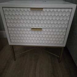 Set Of 2 White Honeycomb Nightstand With Gold Handles 